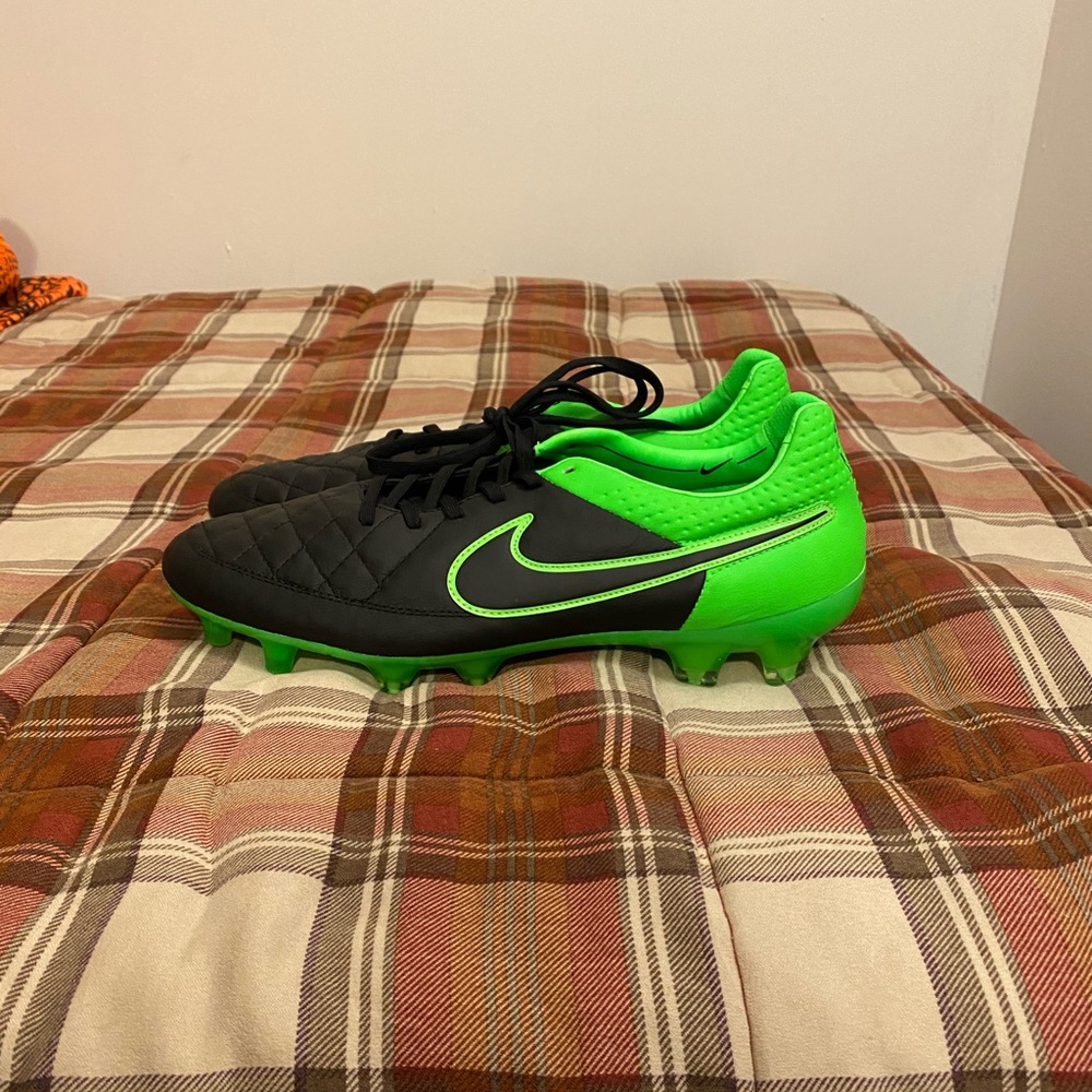 Nike Tiempo Legend V FG - Black/Green - 631518-003